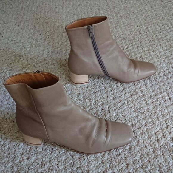 Coclico Taupe Leather Ankle Boots size 37.5